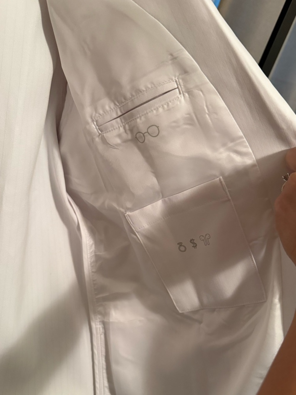FIGS Women's White Coat (never worn) - Picture 7 of 8